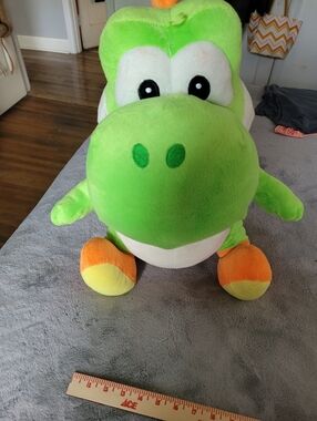 GIANT GREEN MARIO BROTHERS YOSHI STUFFED ANIMAL GUC 22" VIDEO GAMES NINTENDO